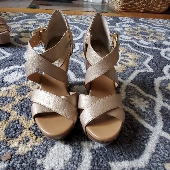 Banana Republic Shoes - Gold wedges